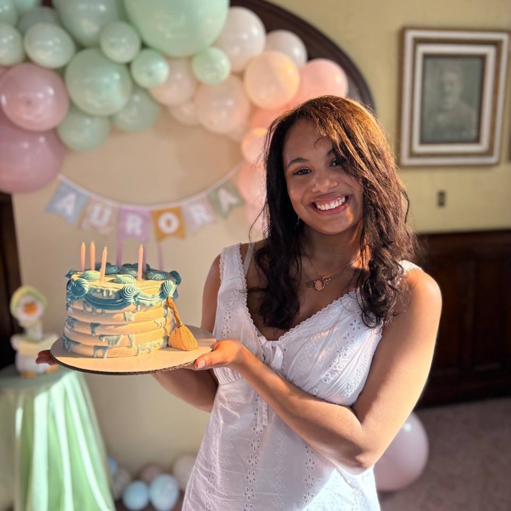 Meet your Posher, Carese